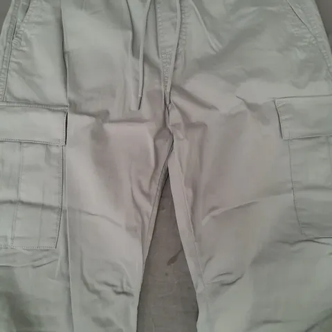 HOLLISTER PARACHUTE PANTS IN GREY SIZE LARGE
