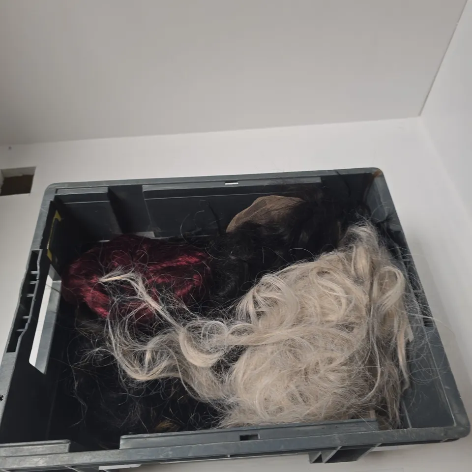 TOTE OF APPROXIMATELY 5 ASSORTED WIGS