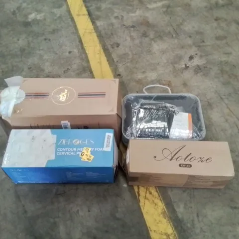 PALLET TO CONTAIN A LARGE ASSORTMENT OF PILLOWS AND CUSHIONS // BRANDS MAY VARY