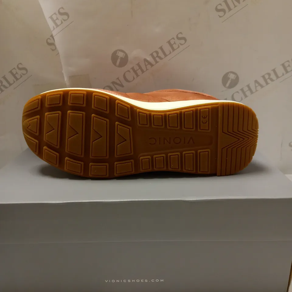 VIONIC DUSTY CEDAR BREILYN TRAINERS - SIZE 5