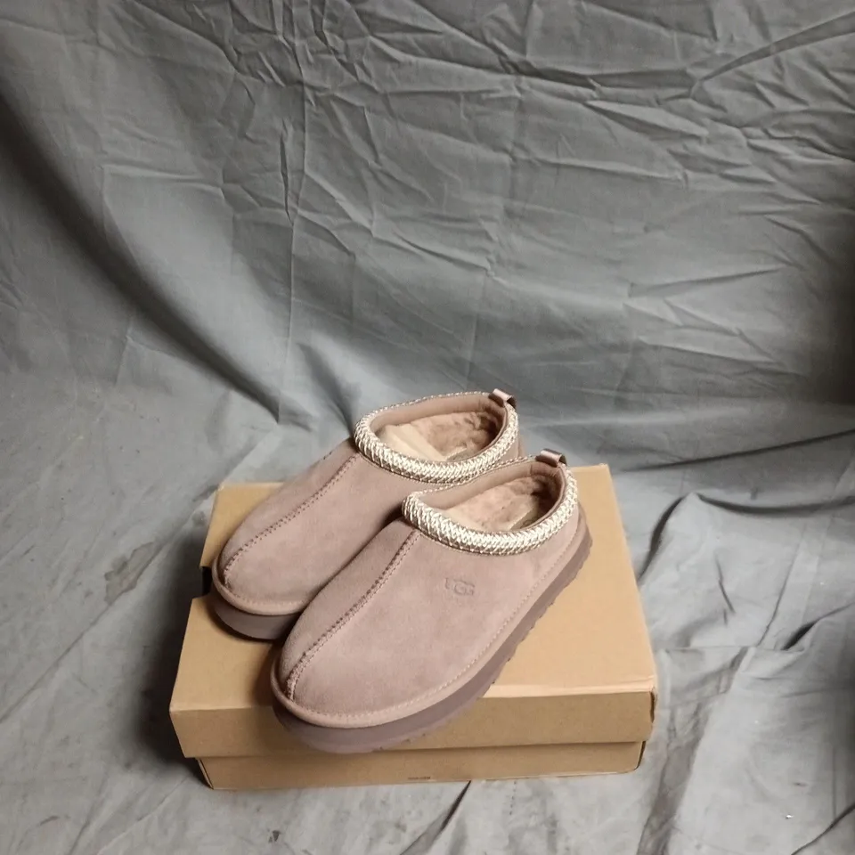 UGG WOMEN'S SUEDE MOCCASIN SLIPPERS WITH SHEARLING LINING – UK4 (EU37)