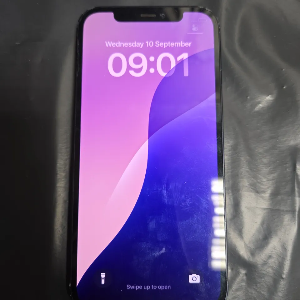 BOXED APPLE IPHONE 12 IN MIDNIGHT BLUE