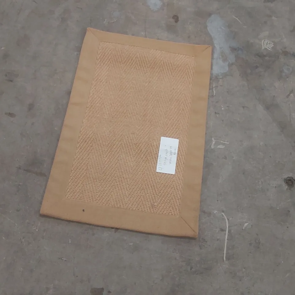 QUALITY DESIGNER DOOR MAT - APPROXIMATELY 60 x 40cm