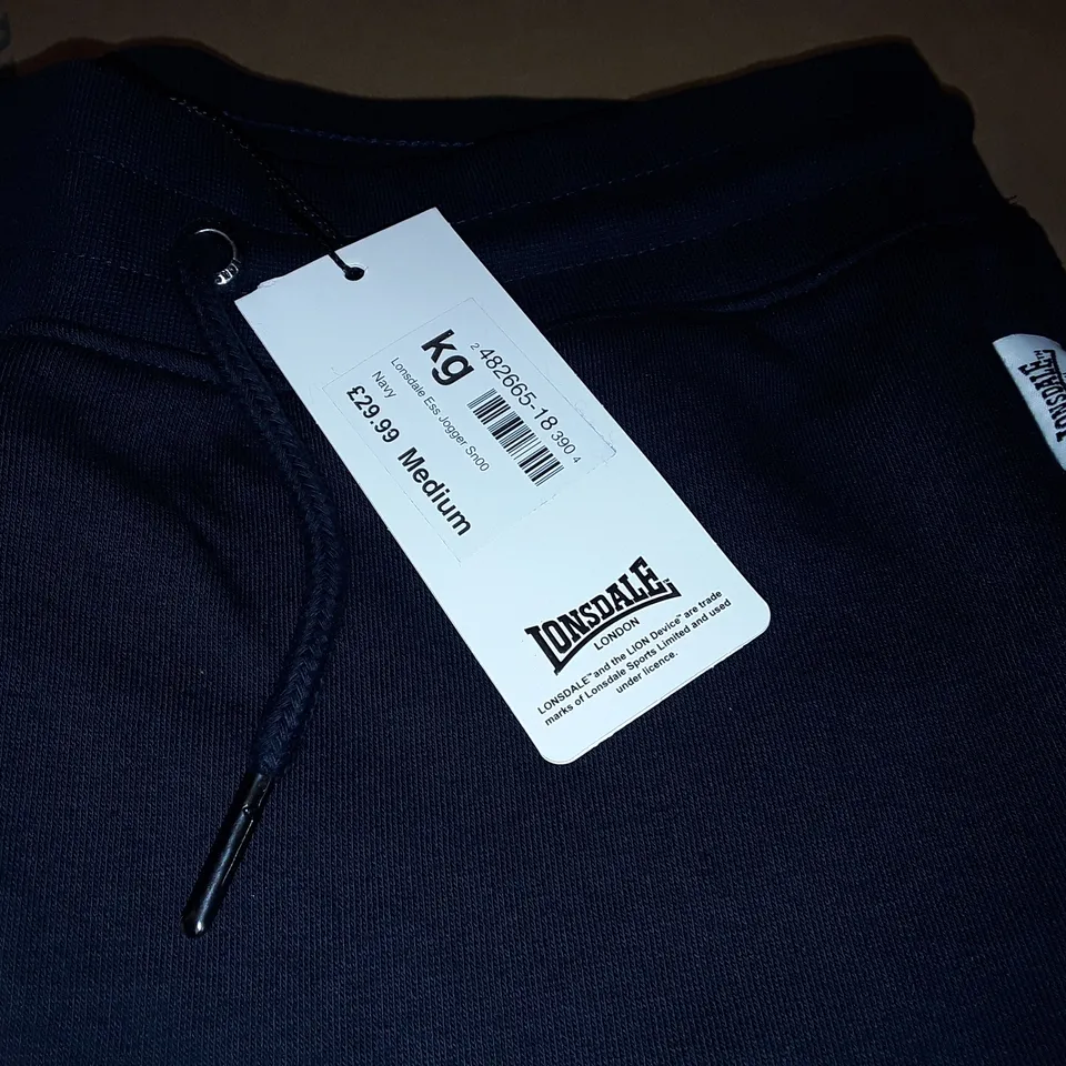 LONSDALE ESSENTIAL JOGGERS IN NAVY - M