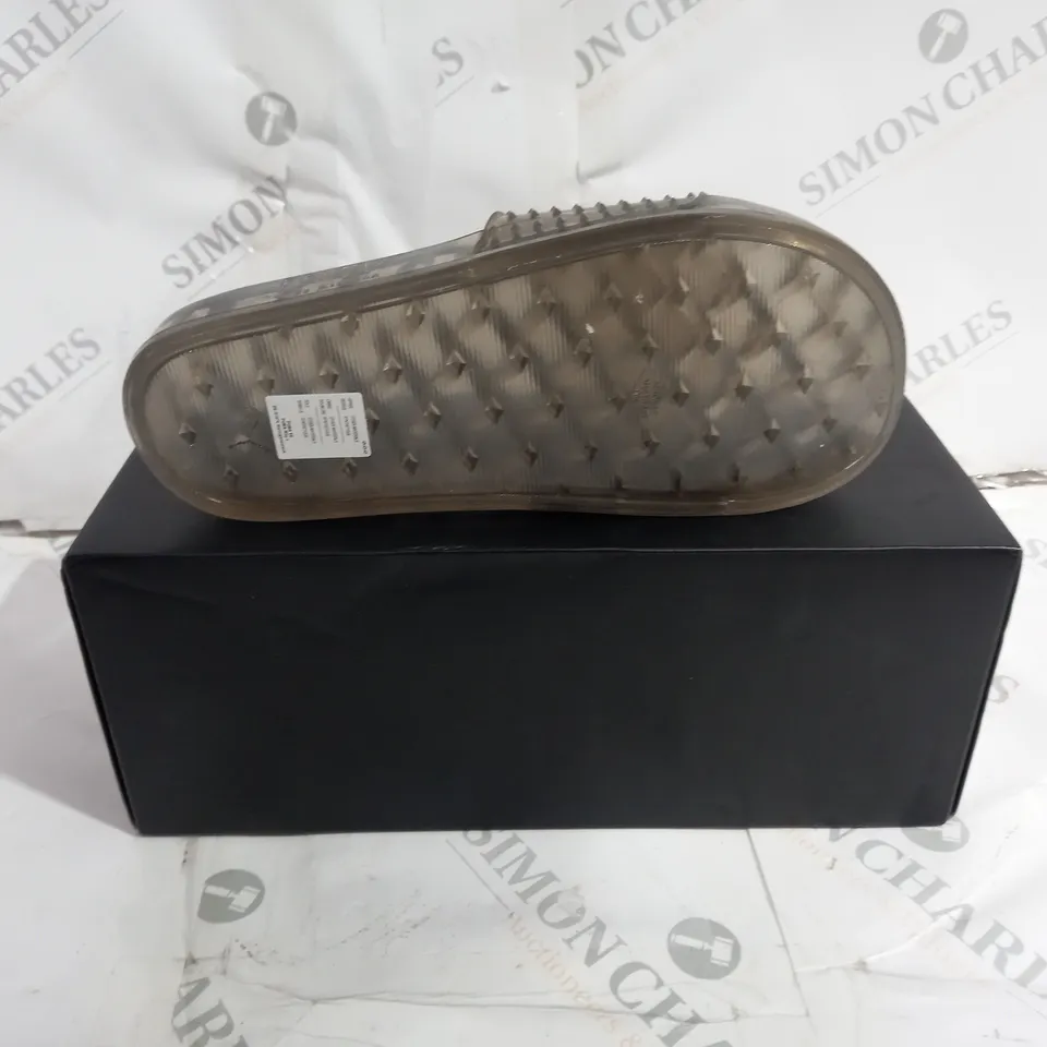 PUMA FENTY BLACK JELLY SLIDES SIZE 4