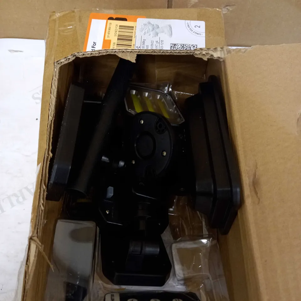 BELL & HOWELL 300 LUMENS BIONIC FLOODLIGHT