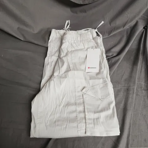 LULULEMON LIGHT GREY DRAWSTRING CARGO PANTS - SIZE M