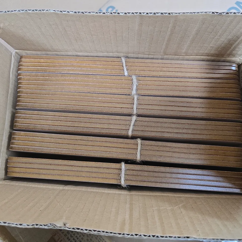 GISELA GRAHAM LONDON - 12 PACKS OF 4 DECORATIVE CHRISTMAS TABLE PLACEMENT MATTS 