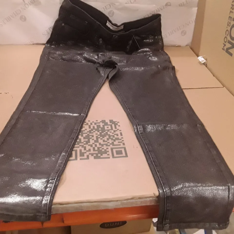 BOXED BRAND NEW MCWILLIAMS DENIM METALLIC SLIM LEG JEANS SIZE 16R BLACK/PEWTR COLOUR APPROXIMATELY 15 PIECES