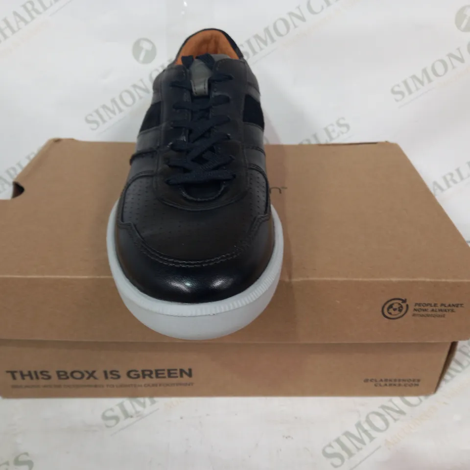 BOXED PAIR OF CLARKS CAMBRO RACE SHOES IN BLACK UK SIZE 9