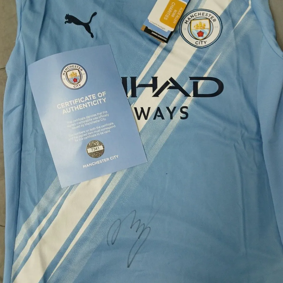 OSCAR BOBB SIGNED MANCHESTER CITY HOME JERSEY SIZE MEDIUM