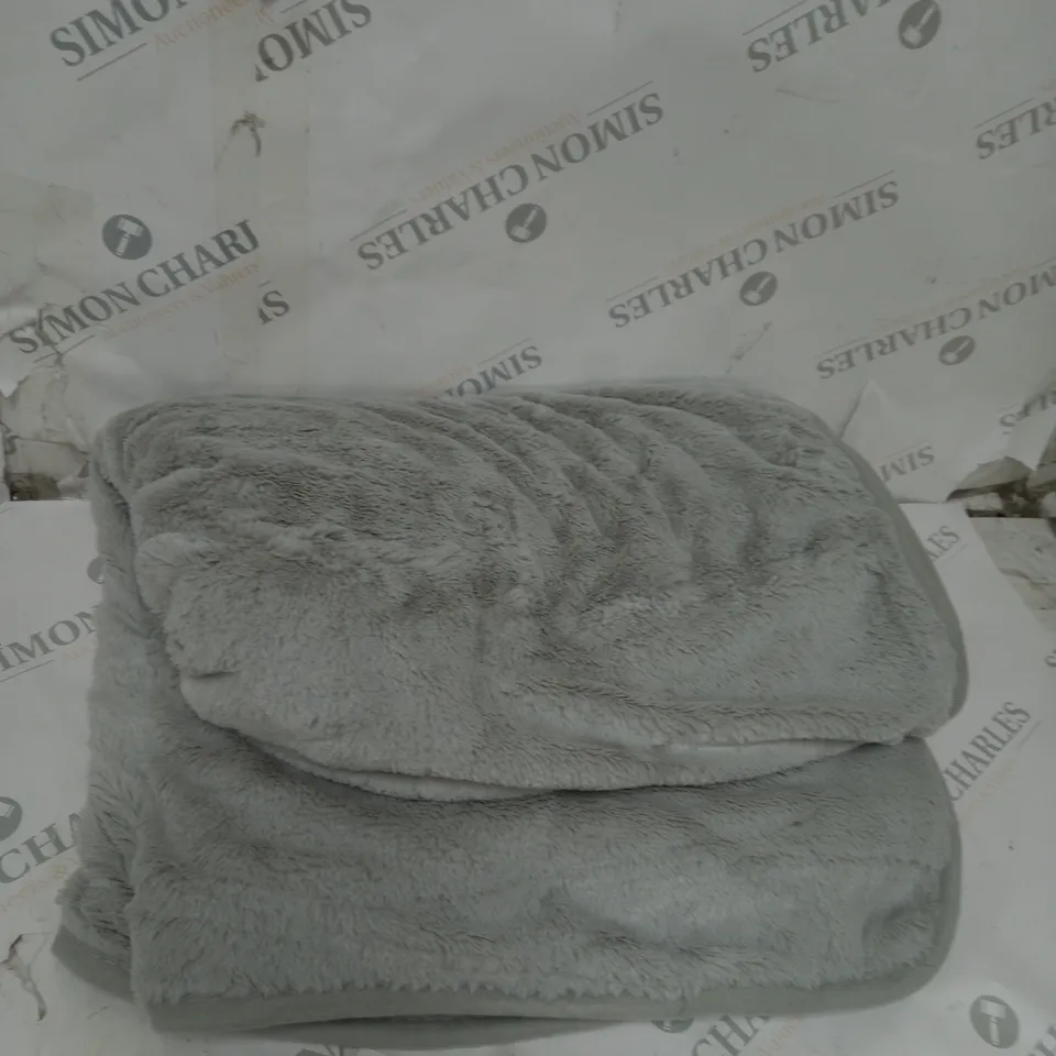 BOXED COZEE HOME VELVETSOFT HEATED THROW IN LIGHT GREY