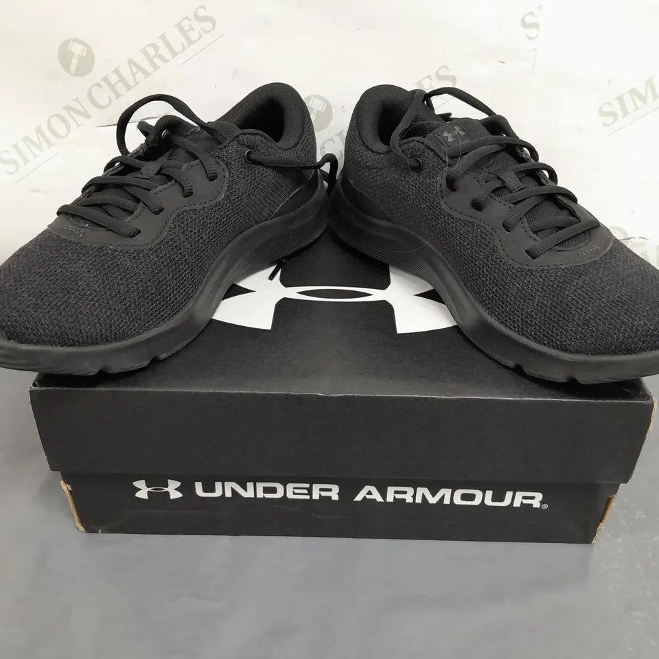 BOXED PAIR OF UNDER ARMOUR W MOJO 2 SHOES IN BLACK UK SIZE 5