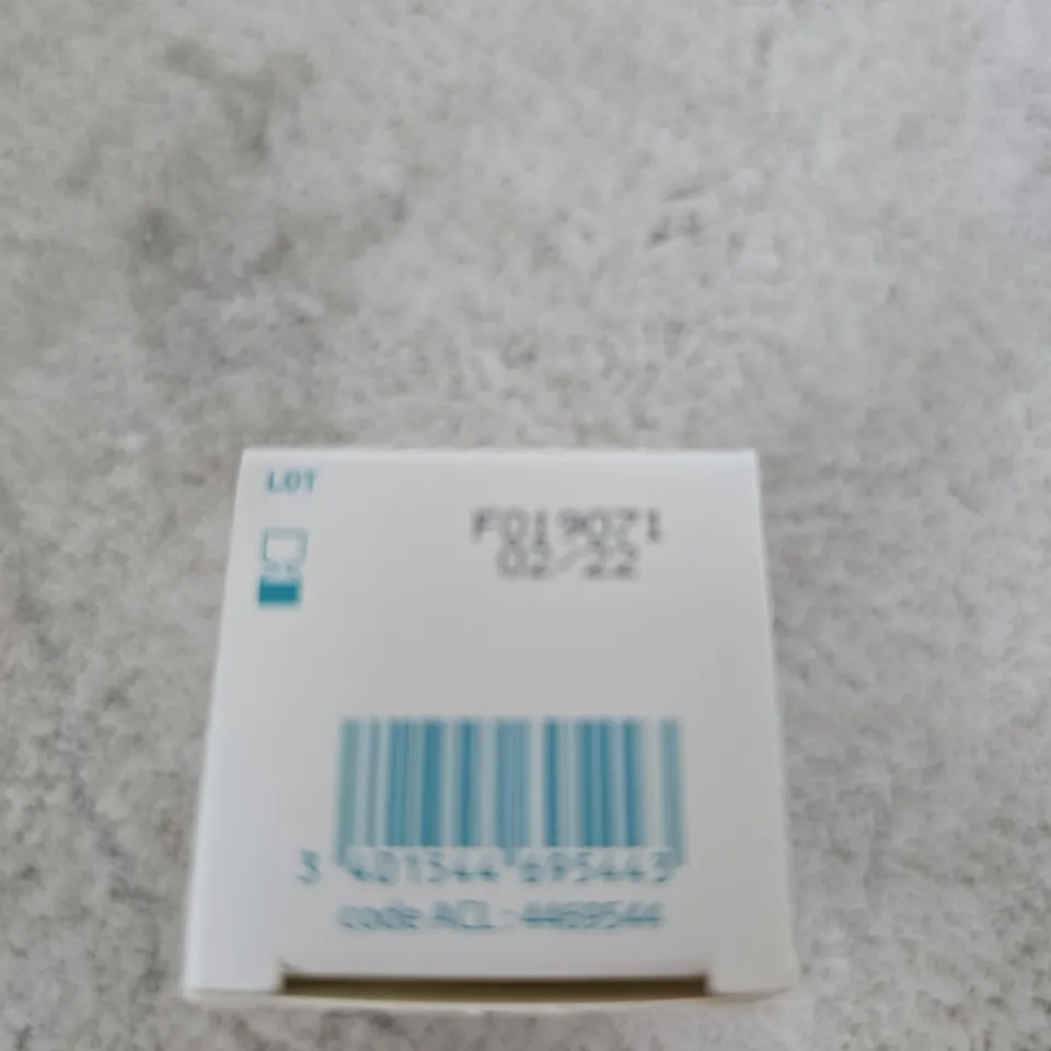 BOX OF APPROXIMATELY 140 X PURESSENTIEL HEADACHE ROLL-ON – 9 ESSENTIAL OILS - EXP DATE 2 / 22