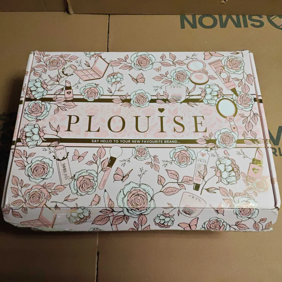 LOT OF 5 ASSORTED PLOUISE COSMETIC ITEMS TO INCLUDE SLEEPING MASK, FOAMING BODY WASH AND BODY FOAM