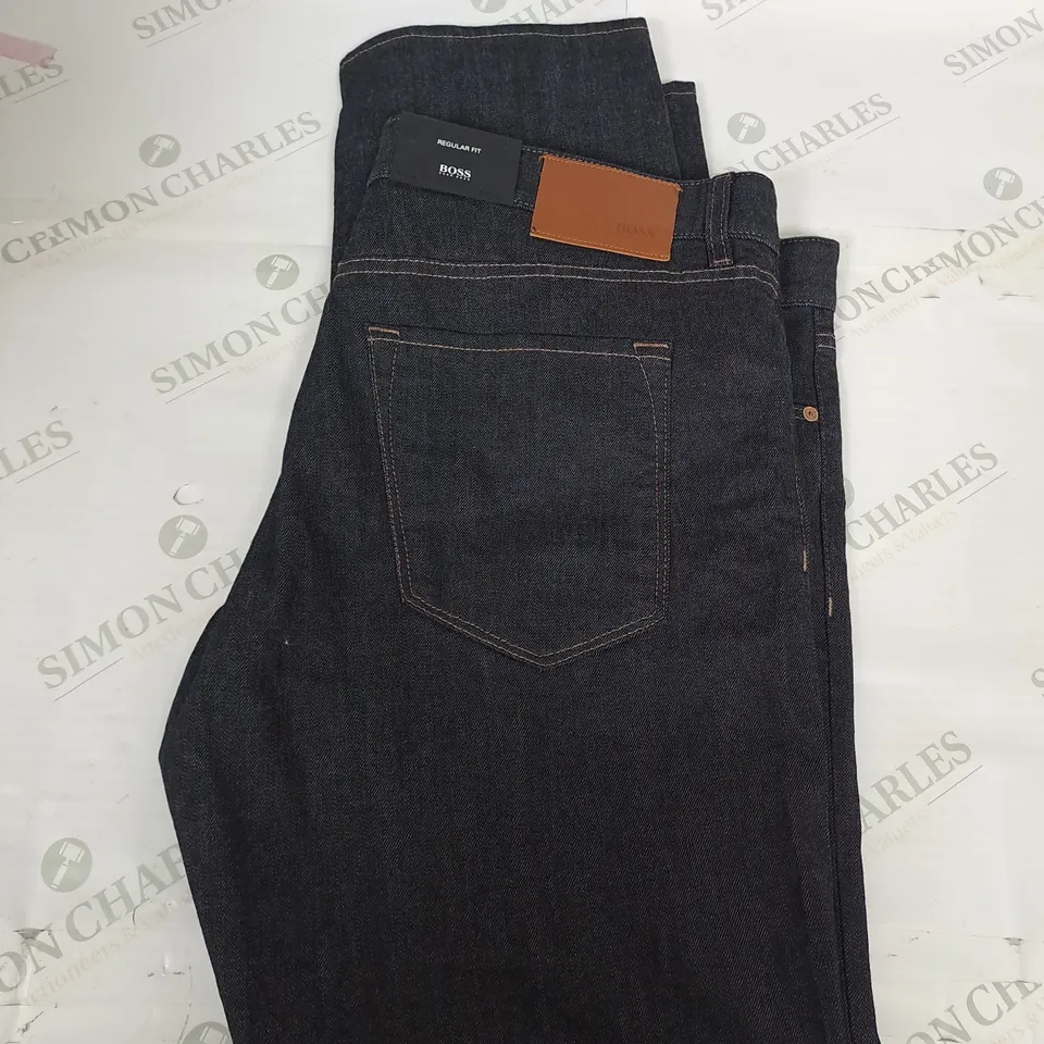 HUGO BOSS REGULAR FIT DENIM JEANS SIZE W40 L32