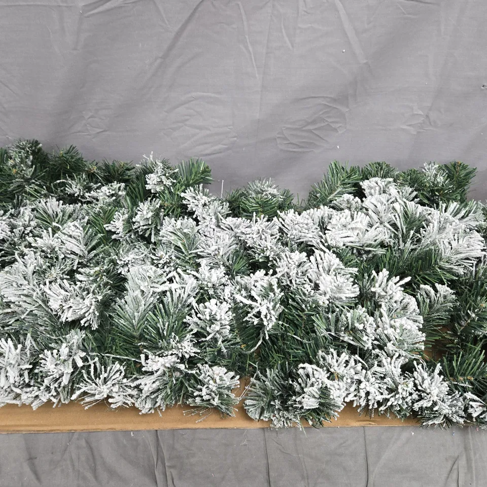 9FT PRE-LIT FLOCKED EMPEROR GARLAND