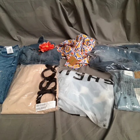 BOX OF APPROXIMATELY 18 ASSORTED ITEMS TO INCLUDE - DRESSES , JUMPERS , AND T-SHIRTS ETC