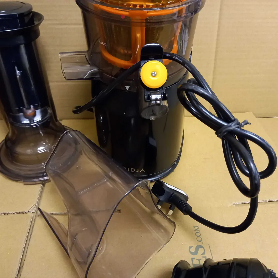 FRIDJA MASTICATING JUICER