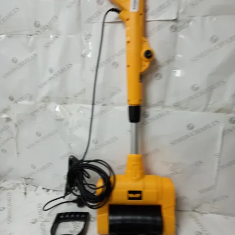 WOLF 2 IN 1 MULTI FUNCTION GARDEN AND YARD BRUSH - COLLECTION ONLY