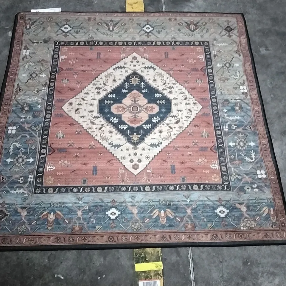 TUCSON HEIRLOOM MACHINE WASHABLE NON SLIP AREA RUG APPROXIMATELY 123X123CM