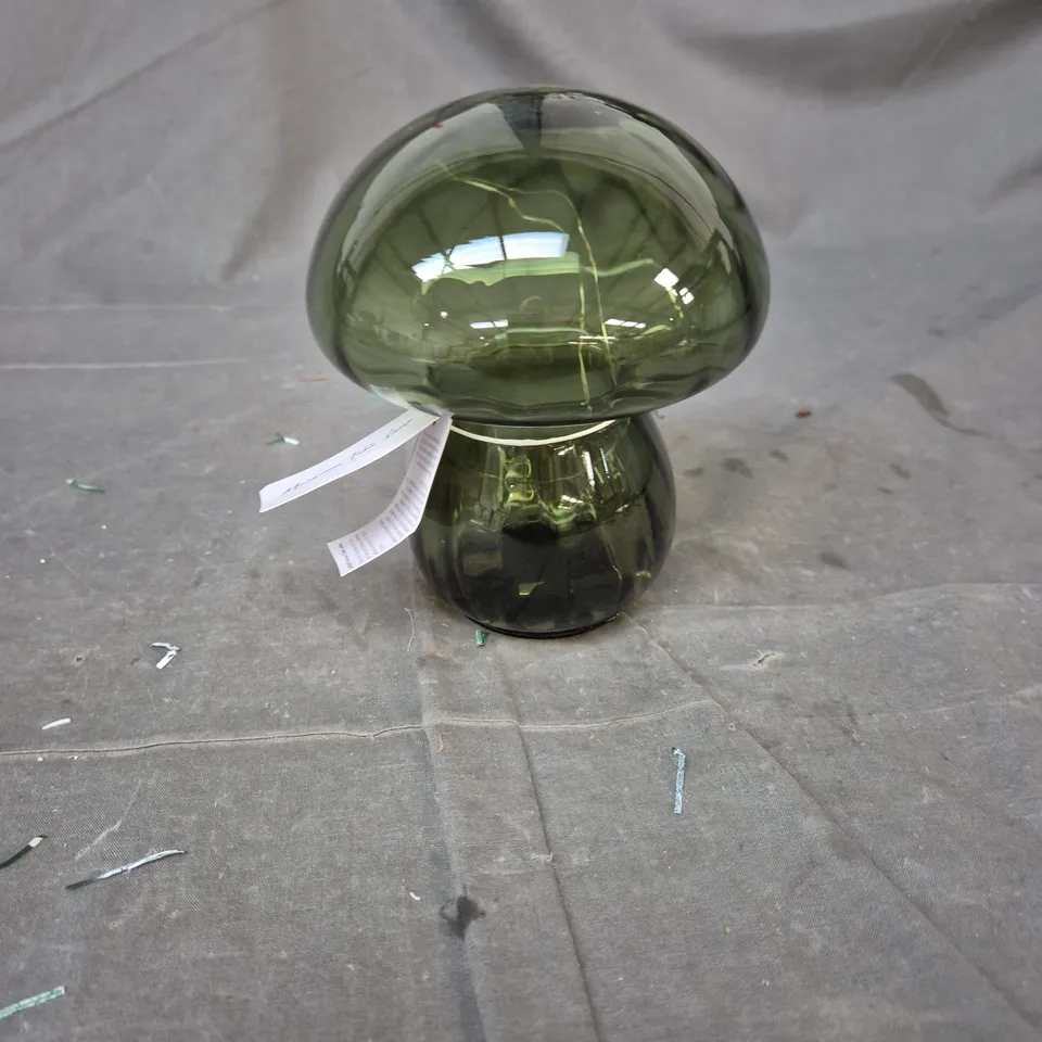 CANDLELIGHT GREEN GLASS MUSHROOM TABLE LAMP