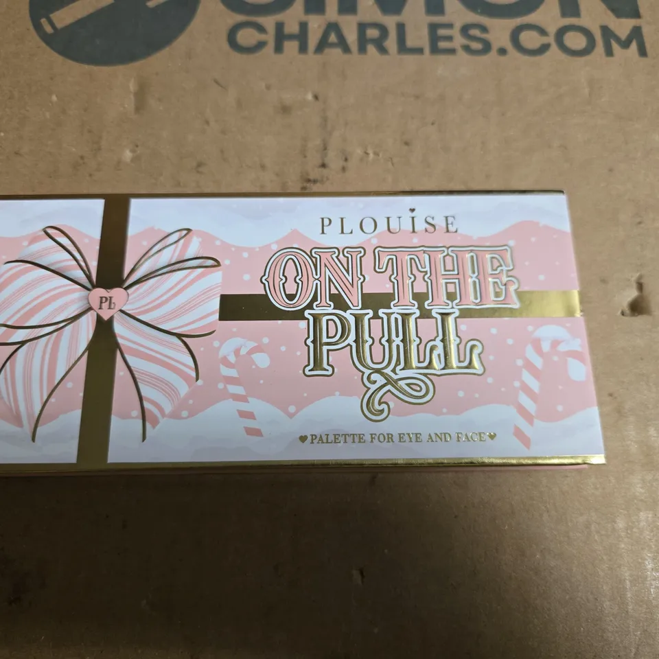 P LOUISE ON THE PULL PALETTE FOR EYE & FACE + PINK 12-SHADE EYESHADOW PALETTE