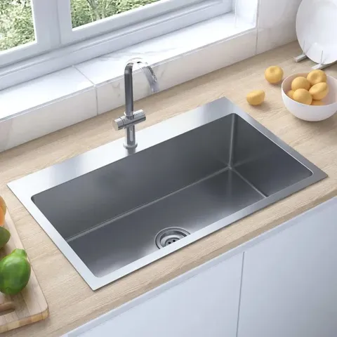 BOXED MEDORA HANDMADE KITCHEN SINK STAINLESS STEEL (1 BOX)