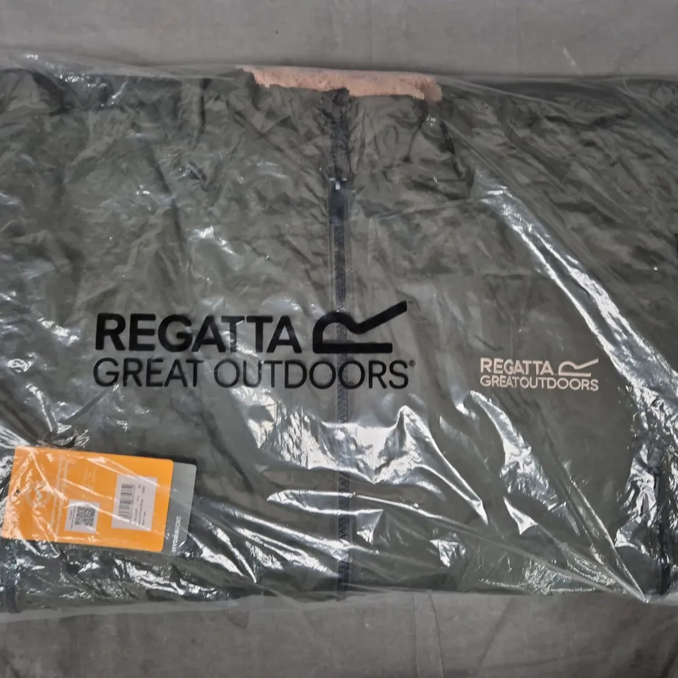 REGATTA ADULT WATERPROOF ROBE IN DARK KHAKI SIZE S/M