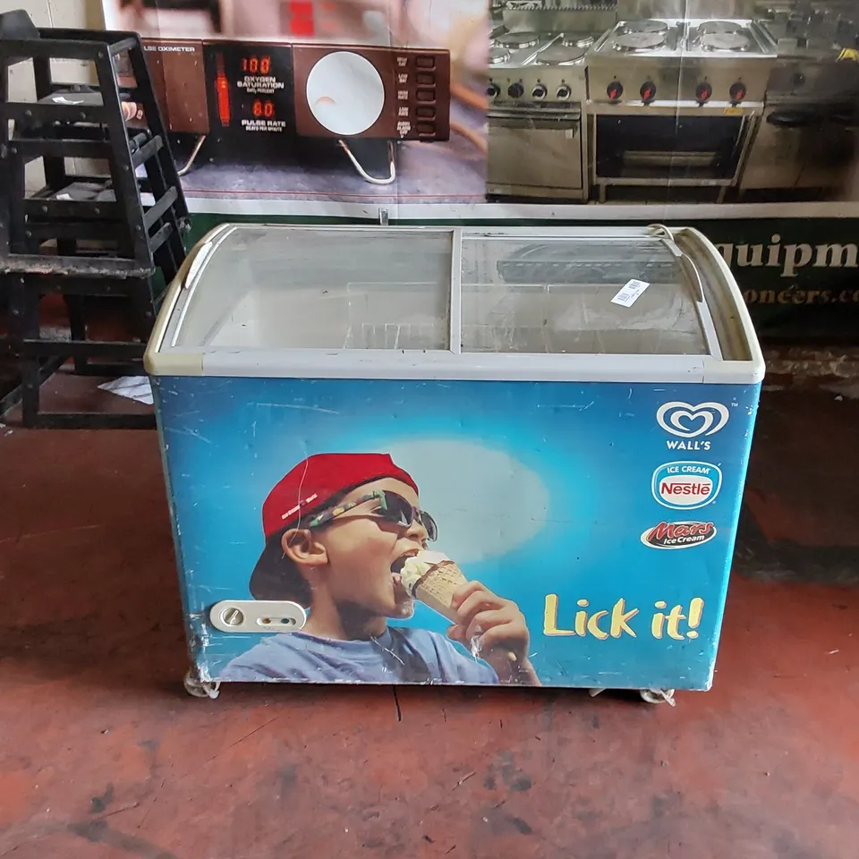 HUSKY ICE CREAM DISPLAY CHEST FREEZER, MODEL: HUS-KNVIS28