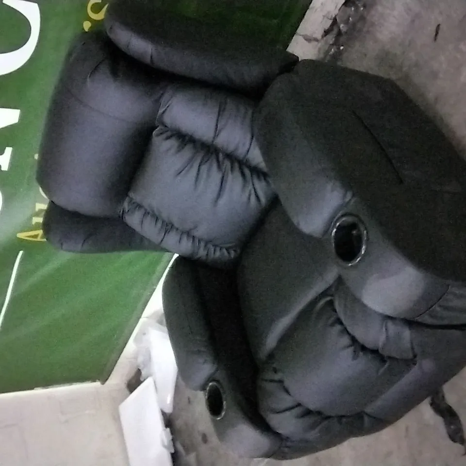 QUALITY DESIGNER BLACK LEATHER POWER RECLINER ARMCHAIR WITH CUPHOLDERS