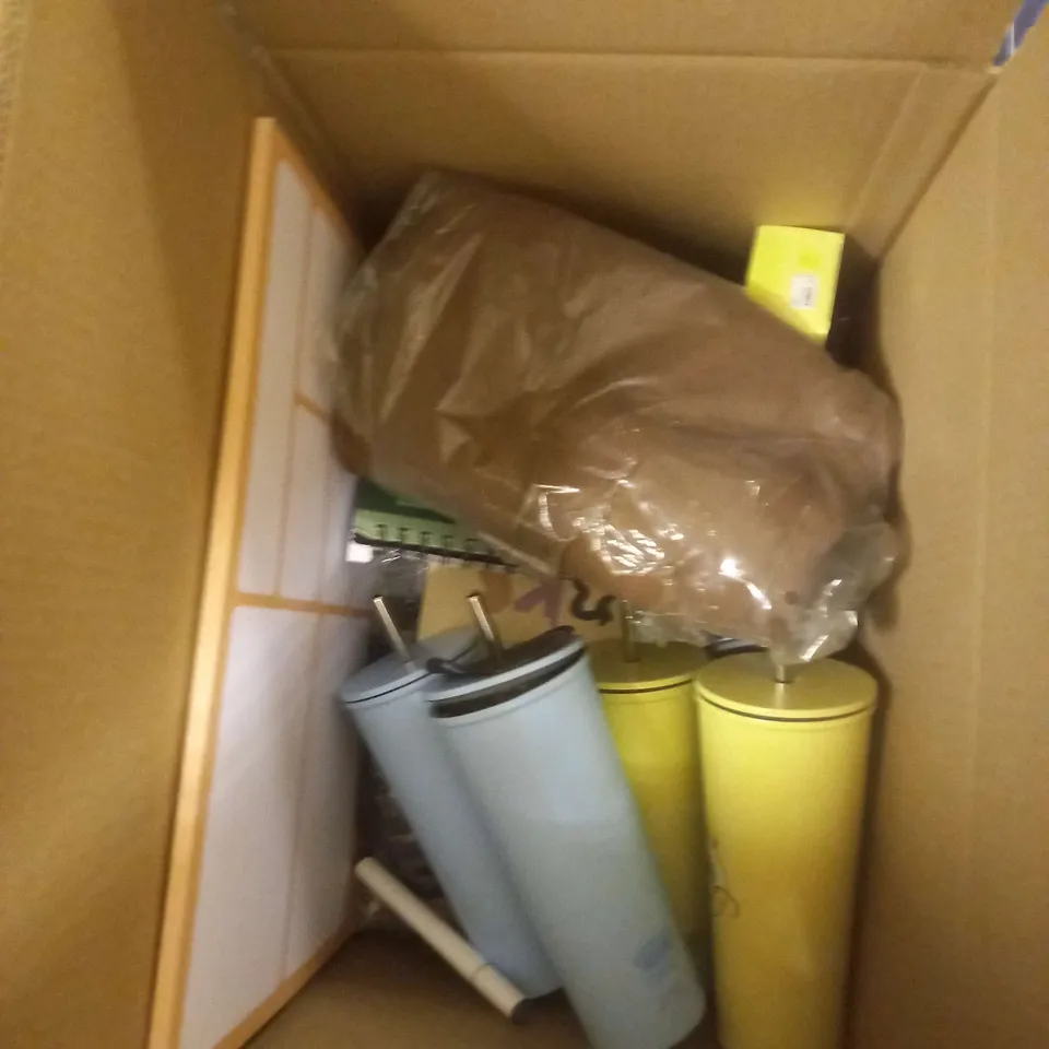 BOX OF APPROXIMATELY 15 ASSORTED HOUSEHOLD/CLOTHING ITEMS TO INCLUDE METAL CUPS, NOTEBOOKS, JEANS ETC