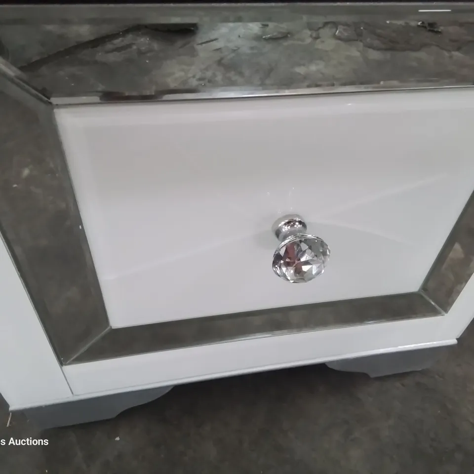 DESIGNER WHITE GLASS & MIRRORED PEDESTAL DRESSING TABLE 