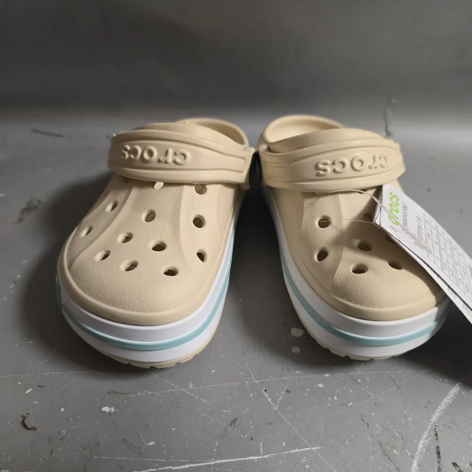 UNBOXED PAIR OF CROCS BAYABAND CLOGS IN SAND - UK C8