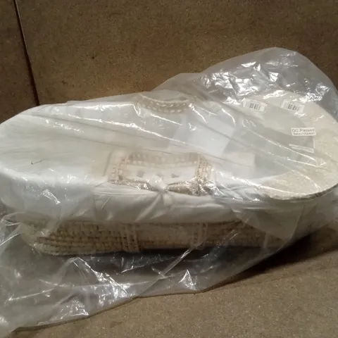 BAGGED MOSES BASKET 