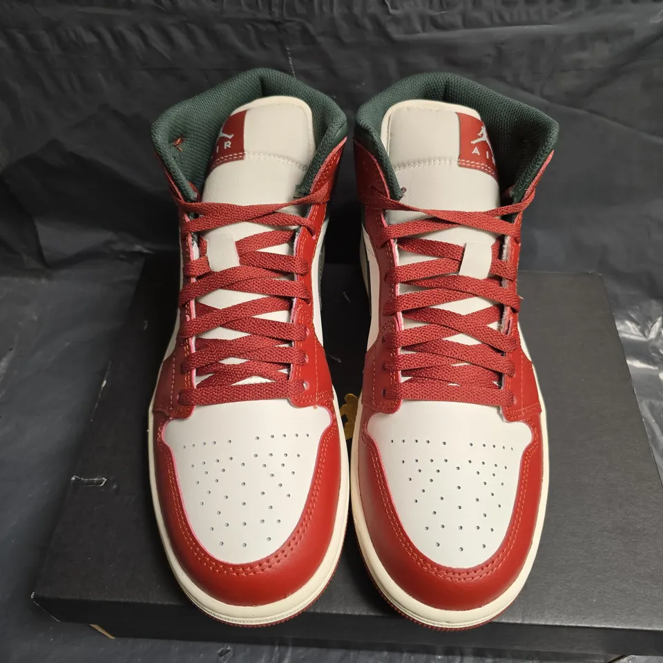 AIR JORDAN 1 MID SNEAKERS – RED/WHITE/GREEN, UK 7.5 (US 8.5)