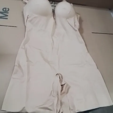 BOX CONTAINING APPROXIMATELY 16 BRAND NEW SIMPLY BEE BODYSUIT 36E ALMOND