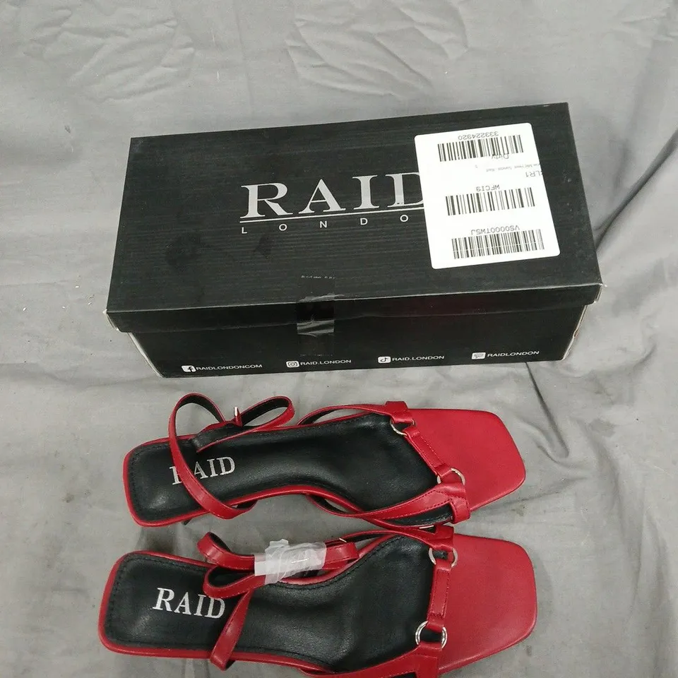 RAID LONDON RED SANDALS – WOMEN'S STRAPPY SQUARE-TOE SANDALS SIZE 5
