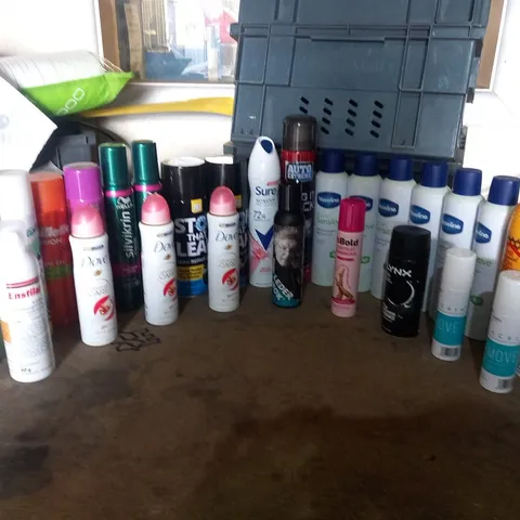 APPROXIMATELY 28 ASSORTED AEROSOL SPRAYS TO INCLUDE; VASELINE, WELLA, AUTO EXTREME, WOOD SOLK, ENSTILAR AND BALIBODY