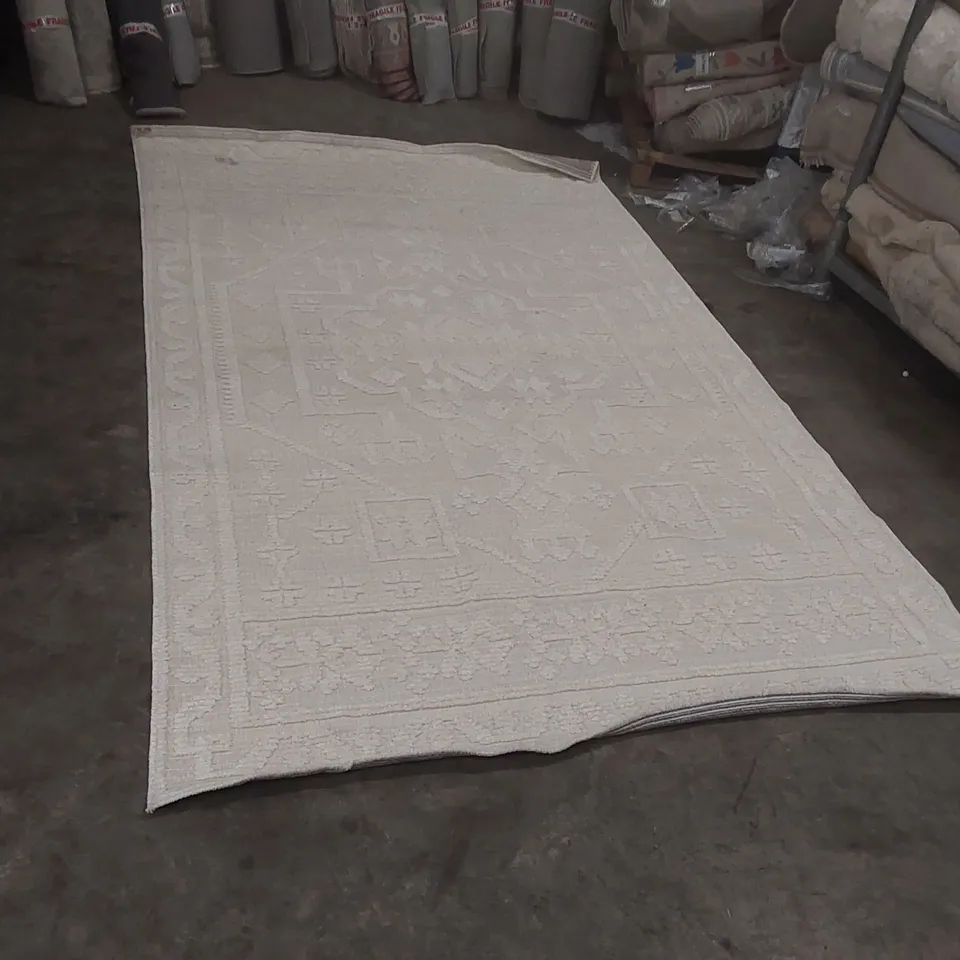 QUALITY DESIGNER RUG - APPROXIMATELY 315 x 194cm