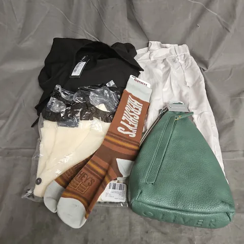 BOX OF APPROXIMATELY 20 ASSORTED CLOTHING ITEMS TO INCLUDE DRESS, SOCKS, BAG, ETC