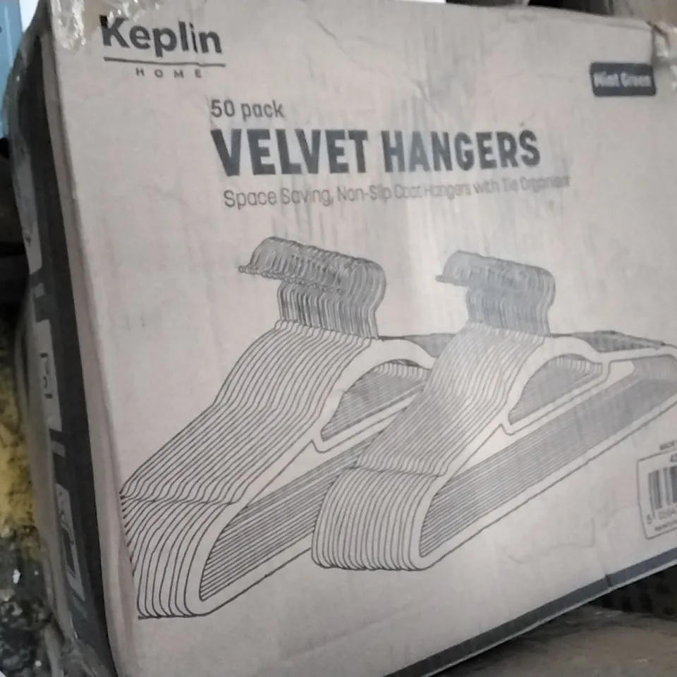 BOXED 50 PACK OF VELVET HANGERS 