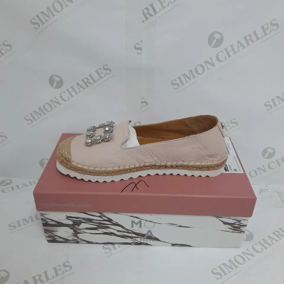 MODA IN PELLE FAIRMONT ESPADRILLE SHOE IN PINK  - UK 3