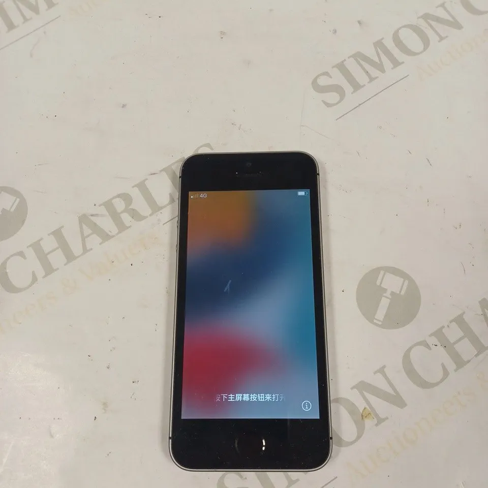 APPLE IPHONE SE SMARTPHONE 