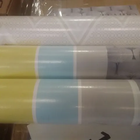 PALLET OF ASSORTED WALLPAPER