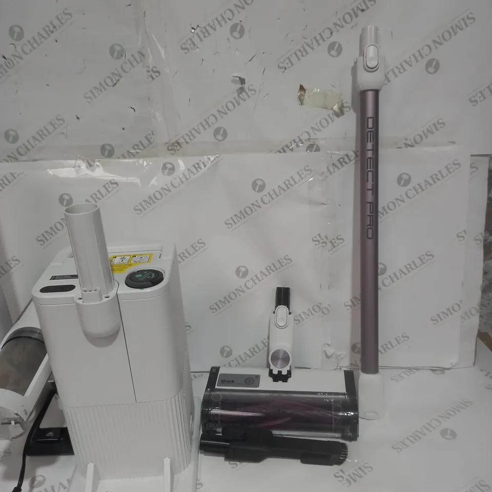 SHARK DETECT PRO 1.3L AUTO EMPTY VACUUM CLEANER IW3510UK