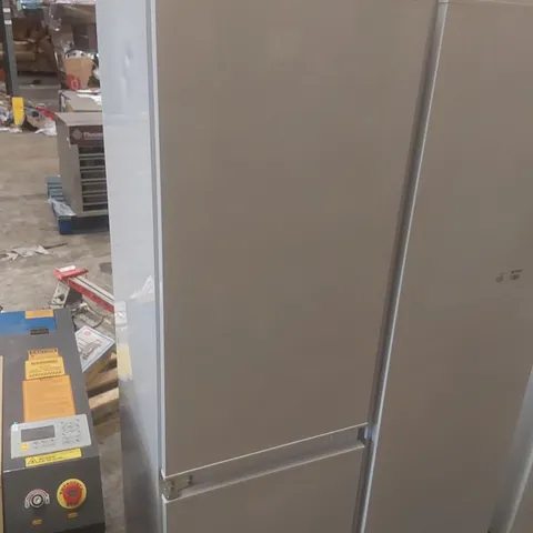 LOGIK LIFF7024 INTEGRATED 70/30 FRIDGE FREEZER - SLIDING HINGE