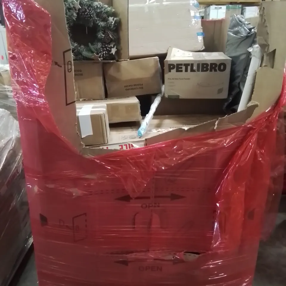 PALLET CONTAINING VARIOUS ASSORTED ITEMS TO INCLUDE: PAPER SHREDDERS, CHRISTMAS DECORATION, PET FEEDER HAMMOCK CHAIR AND LOTS MORE UNMARKED BOXED ITEMS 