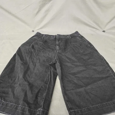 HUSH CROPPED DENIM SHORTS SIZE 10S