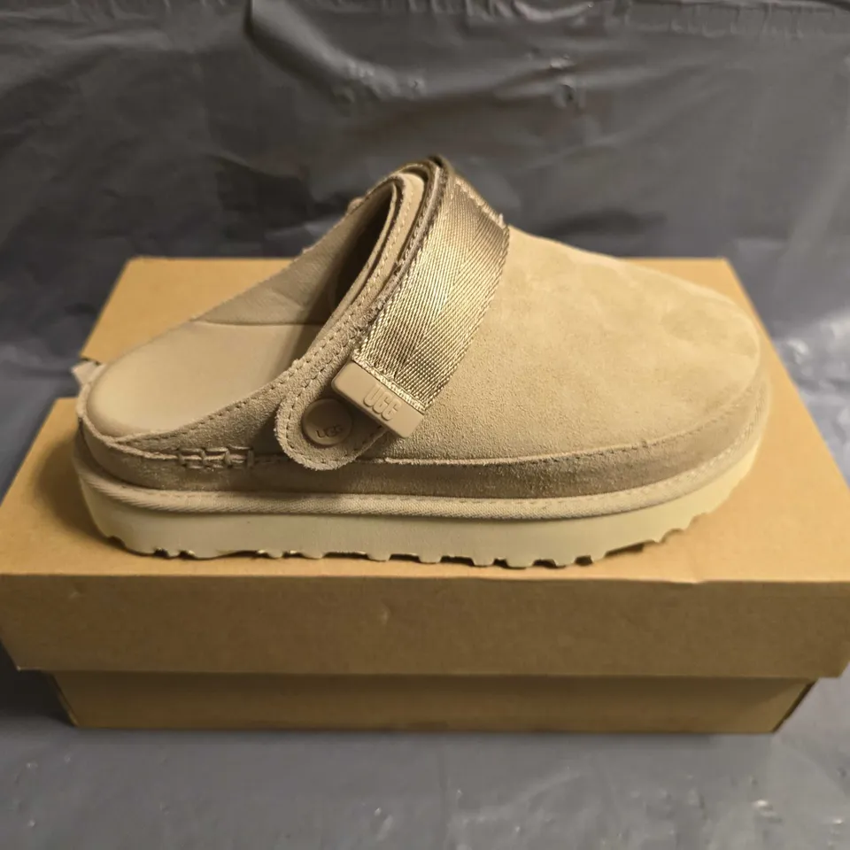 BOXED PAIR OF UGG WOMENS GOLDENSTAR CLOGS - UK SIZE 3